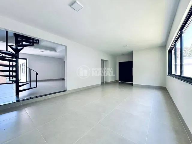 Casa com 500m² 6 quartos e 6 banheiros, à venda, no bairro Mediterrâneo em Londrina