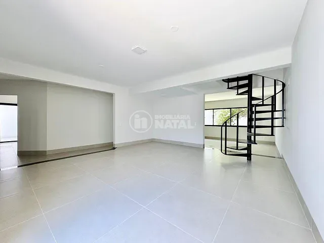 Casa com 500m² 6 quartos e 6 banheiros, à venda, no bairro Mediterrâneo em Londrina