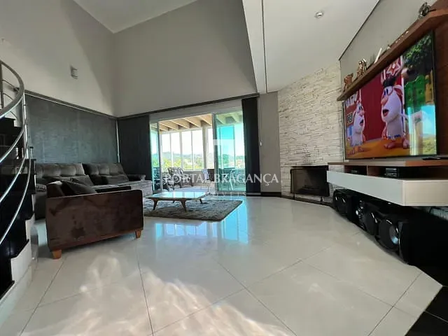 Casa com 401m² 5 quartos e 6 banheiros, à venda, no bairro Condomínio Residencial Euroville em Bragança Paulista