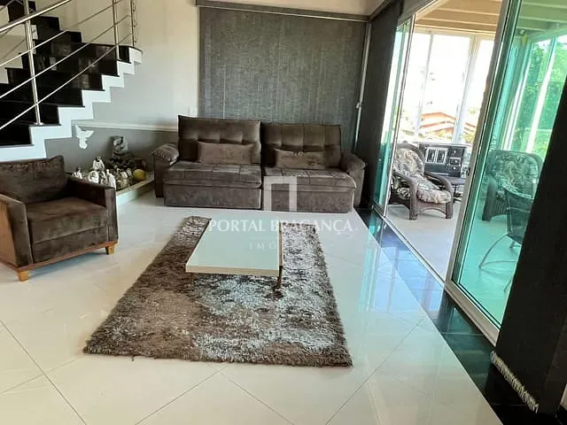 Casa com 401m² 5 quartos e 6 banheiros, à venda, no bairro Condomínio Residencial Euroville em Bragança Paulista