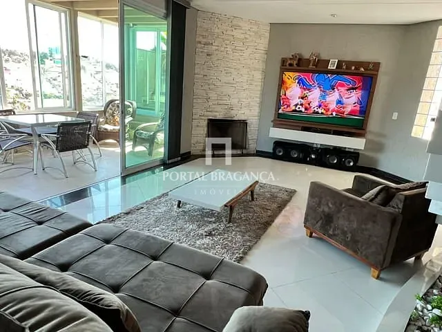 Casa com 401m² 5 quartos e 6 banheiros, à venda, no bairro Condomínio Residencial Euroville em Bragança Paulista