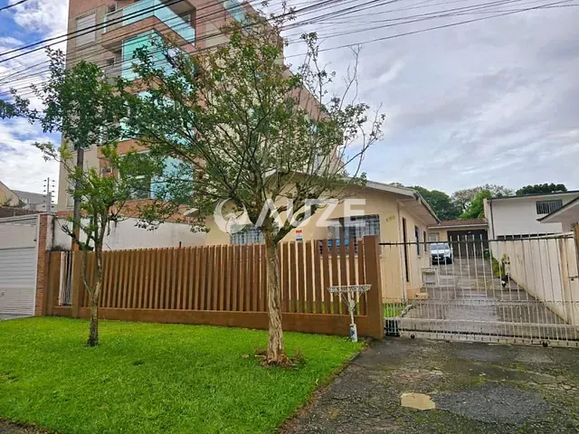 Casa com 250m² 3 quartos e 3 banheiros, à venda, no bairro Portão em Curitiba