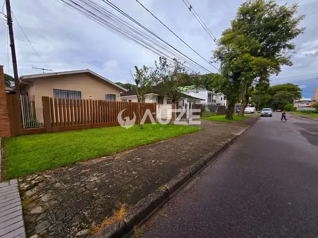 Casa com 250m² 3 quartos e 3 banheiros, à venda, no bairro Portão em Curitiba