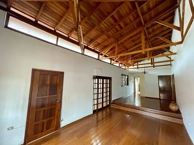 Casa com 275m² 3 quartos e 3 banheiros, à venda, no bairro San Remo em Londrina