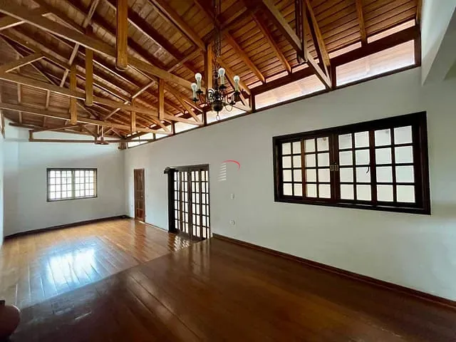 Casa com 275m² 3 quartos e 3 banheiros, à venda, no bairro San Remo em Londrina