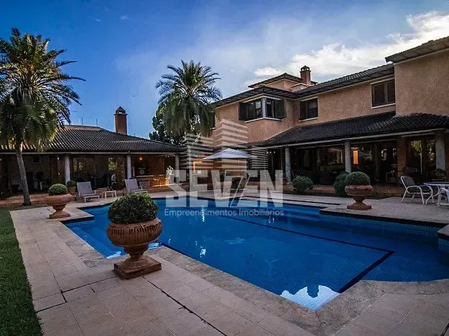 Casa com 1680m² 4 quartos e 5 banheiros, à venda, no bairro Jardim Estoril em Bauru