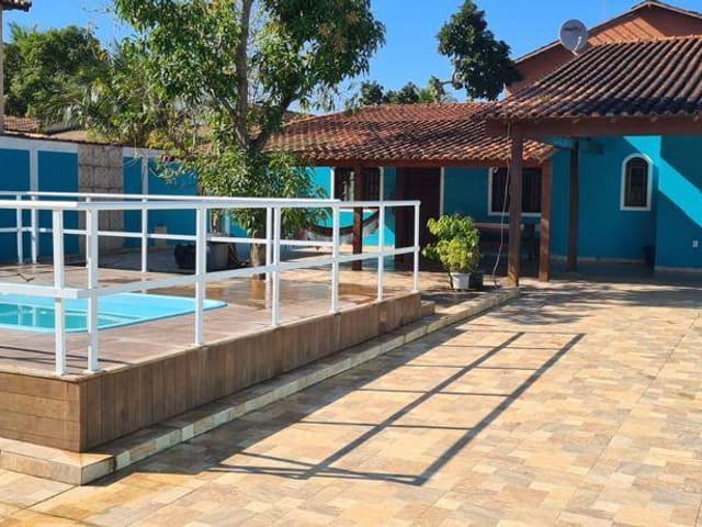 Casa 4 quartos e 2 banheiros, para alugar, no bairro Serramar em Rio das Ostras