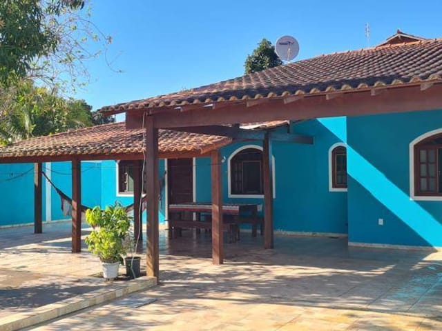 Casa 4 quartos e 2 banheiros, para alugar, no bairro Serramar em Rio das Ostras