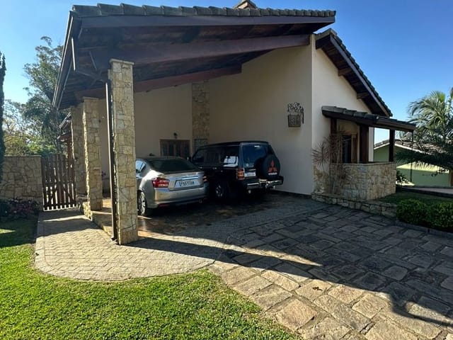 Casa com 1000m² 3 quartos e 3 banheiros, à venda, no bairro Salto em Extrema