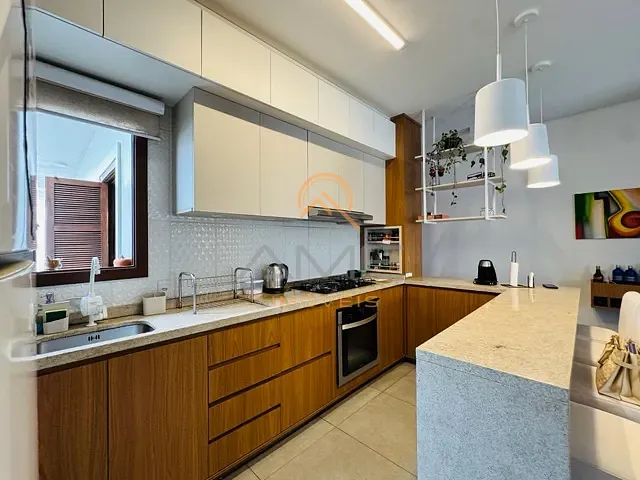Casa 3 quartos e 2 banheiros, à venda, no bairro Laranjal em Pelotas