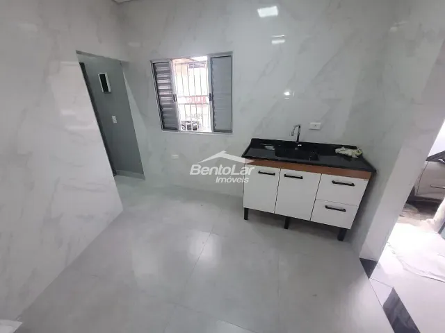 Casa com 30m² 1 quarto e 1 banheiro, para alugar, no bairro Jardim Peri em São Paulo