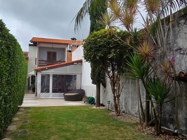 Casa 3 quartos e 4 banheiros, à venda, no bairro Vila Suissa em Mogi das Cruzes