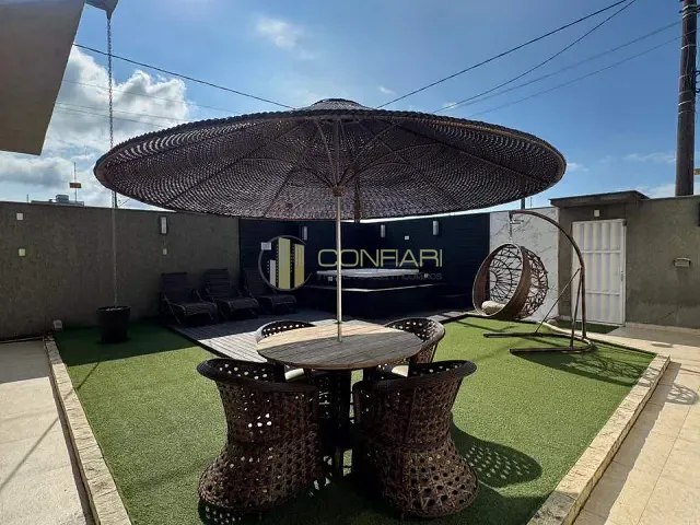 Casa com 550m² 4 quartos e 5 banheiros, à venda, no bairro Meia Praia em Navegantes
