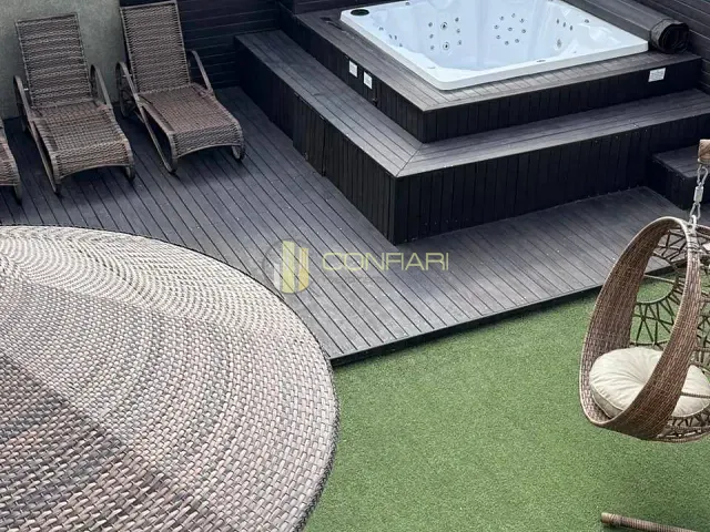 Casa com 550m² 4 quartos e 5 banheiros, à venda, no bairro Meia Praia em Navegantes