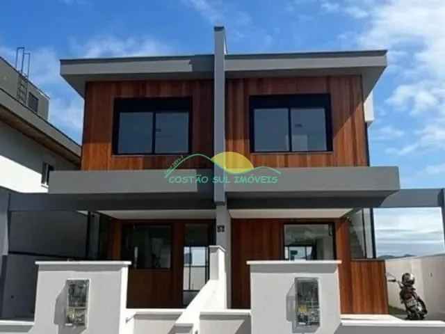 Casa 3 quartos e 3 banheiros, à venda, no bairro Campeche em Florianópolis