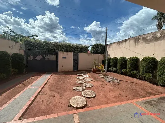 Casa à venda, no bairro Centro em Três Lagoas