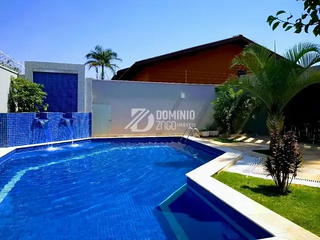 Casa com 437m² 5 quartos e 5 banheiros, à venda, no bairro Jardim São Bento em Uberaba