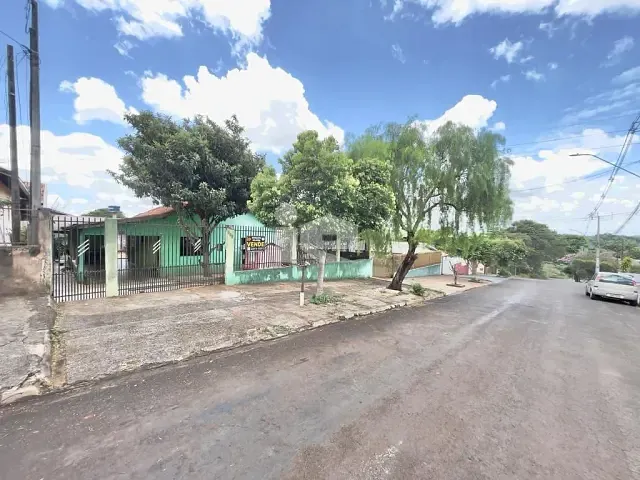 Casa com 300m² 3 quartos e 2 banheiros, à venda, no bairro Jardim Bandeirantes em Rolândia