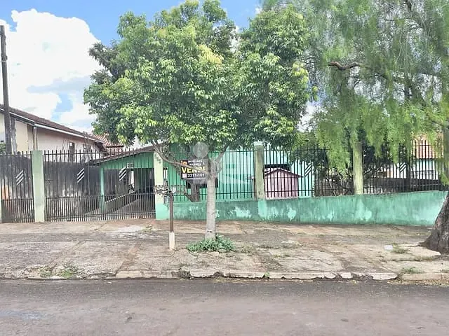 Casa com 300m² 3 quartos e 2 banheiros, à venda, no bairro Jardim Bandeirantes em Rolândia