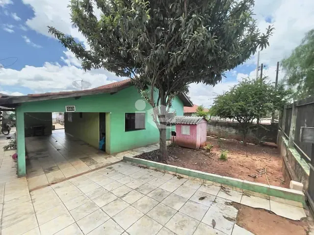 Casa com 300m² 3 quartos e 2 banheiros, à venda, no bairro Jardim Bandeirantes em Rolândia