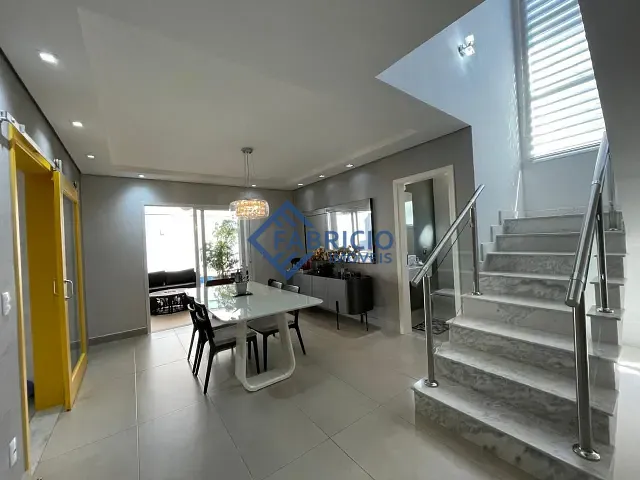 Casa com 375m² 3 quartos e 4 banheiros, à venda, no bairro Bosque em Vinhedo