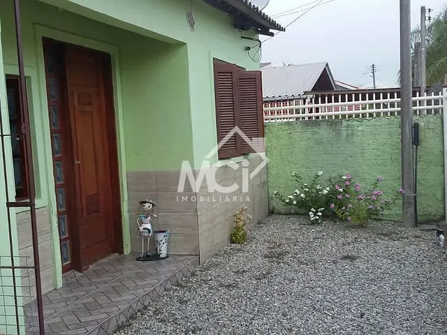 Casa com 600m² 4 quartos e 2 banheiros, à venda, no bairro Três Vendas em Pelotas