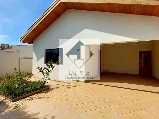 Casa com 300m² 3 quartos e 1 banheiro, à venda, no bairro Parque das Nações em Americana