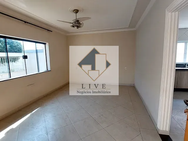 Casa com 300m² 3 quartos e 1 banheiro, à venda, no bairro Parque das Nações em Americana