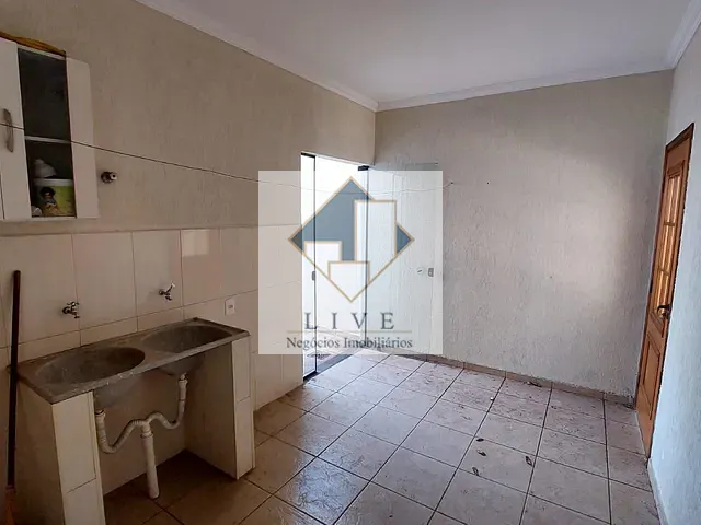 Casa com 300m² 3 quartos e 1 banheiro, à venda, no bairro Parque das Nações em Americana