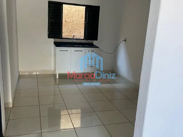 Casa 2 quartos e 1 banheiro, para alugar, no bairro Vila Celina em Ituverava
