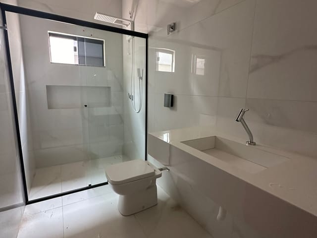 Casa com 180m² 3 quartos e 1 banheiro, à venda, no bairro Residencial Paris em Sinop