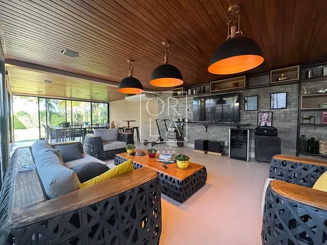 Casa com 1250m² 5 quartos e 6 banheiros, à venda, no bairro Fazenda Vau das Pombas em Goiânia