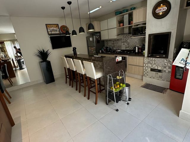 Casa com 161m² 2 quartos e 3 banheiros, à venda, no bairro Tiradentes em Campo Grande