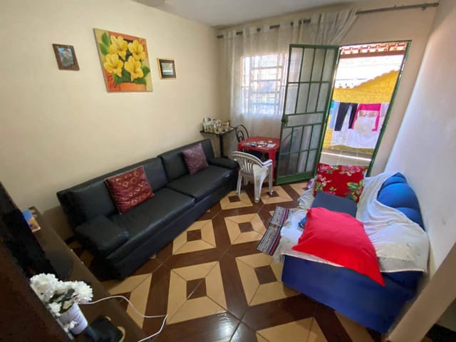 Casa com 300m² 3 quartos e 2 banheiros, à venda, no bairro Conjunto Cristina (São Benedito) em Santa Luzia