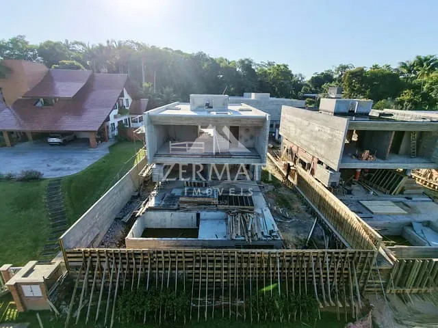 Casa com 427m² 3 quartos e 5 banheiros, à venda, no bairro Itoupava Seca em Blumenau
