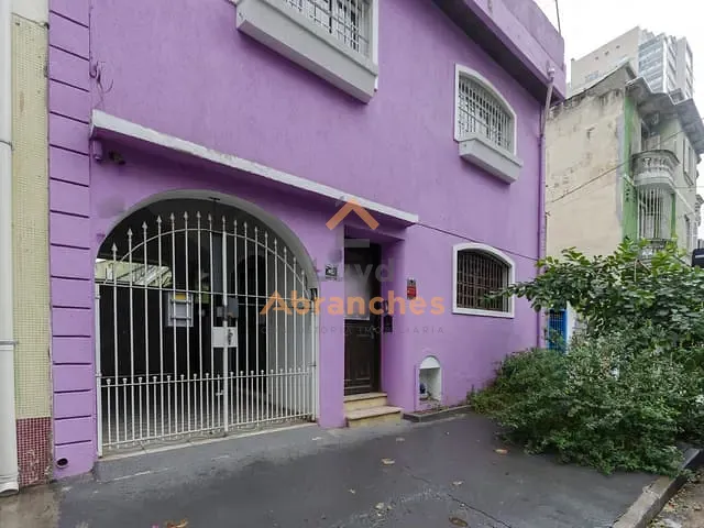 Casa com 230m², para alugar, no bairro Vila Romana em São Paulo