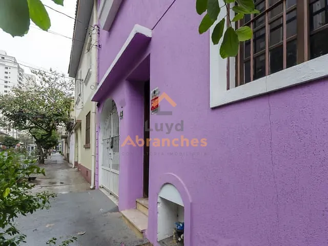 Casa com 230m², para alugar, no bairro Vila Romana em São Paulo