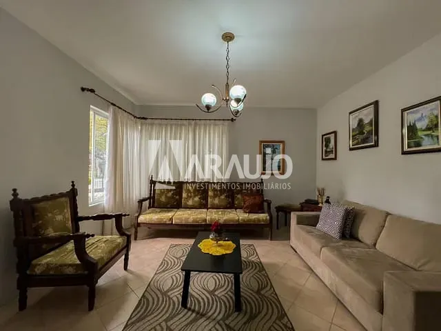 Casa com 700m² 6 quartos e 3 banheiros, à venda, no bairro Vila Operária em Itajaí