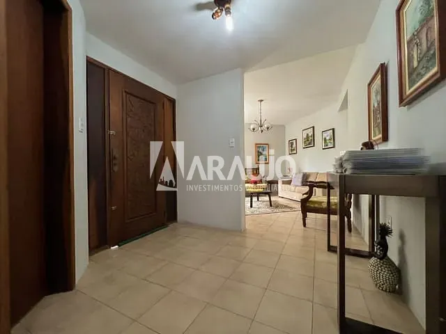 Casa com 700m² 6 quartos e 3 banheiros, à venda, no bairro Vila Operária em Itajaí