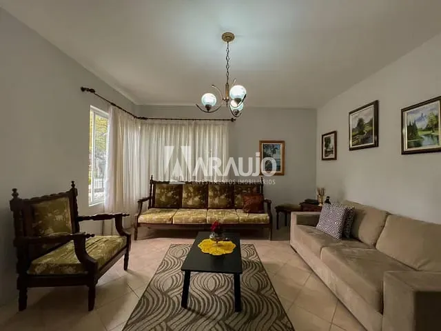Casa com 700m² 6 quartos e 3 banheiros, à venda, no bairro Vila Operária em Itajaí