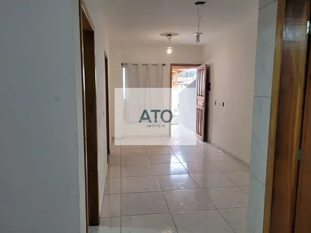 Casa 2 quartos e 1 banheiro, para alugar, no bairro Sul do Rio em Tijucas