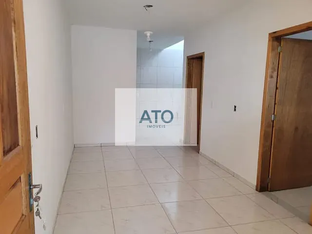 Casa 2 quartos e 1 banheiro, para alugar, no bairro Sul do Rio em Tijucas