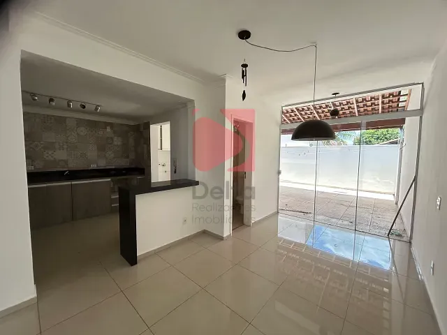Casa 3 quartos e 3 banheiros, à venda, no bairro Jardim Itália em Pirassununga
