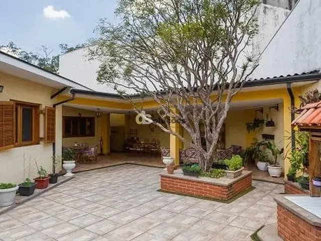 Casa 3 quartos e 5 banheiros, à venda, no bairro Alto da Lapa em São Paulo