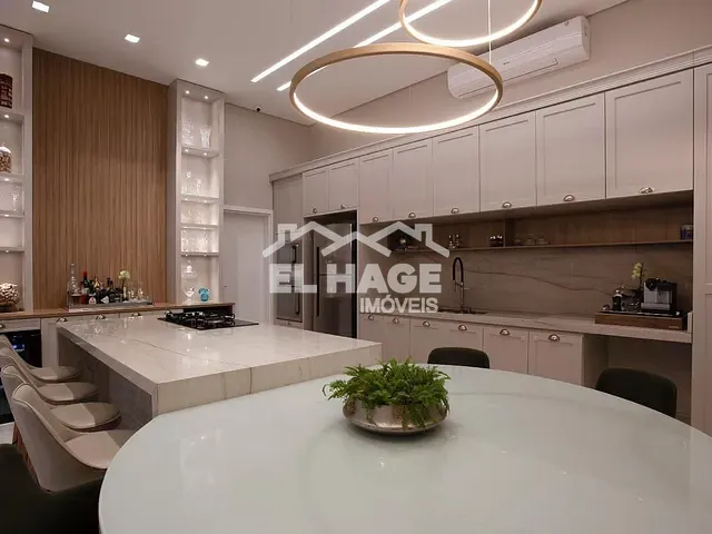 Casa com 430m² 3 quartos e 5 banheiros, à venda, no bairro Parque Amperco em Cuiabá