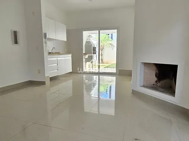 Casa com 118m² 3 quartos e 2 banheiros, à venda, no bairro Chácara Pavoeiro em Cotia