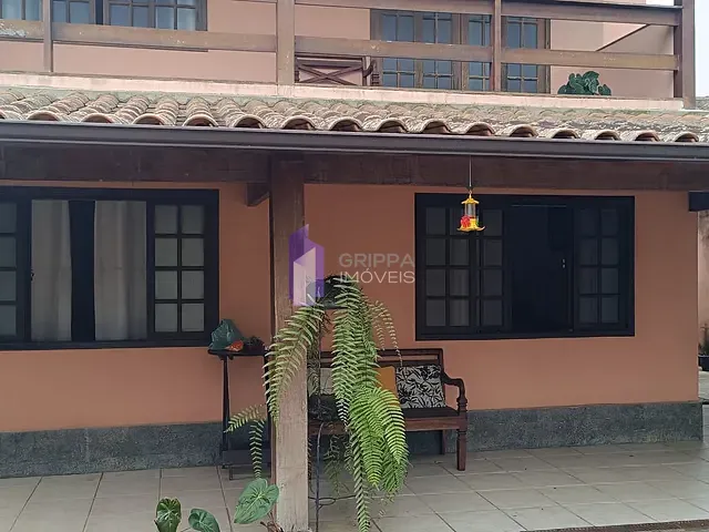 Casa 4 quartos e 4 banheiros, à venda, no bairro Piratininga em Niterói