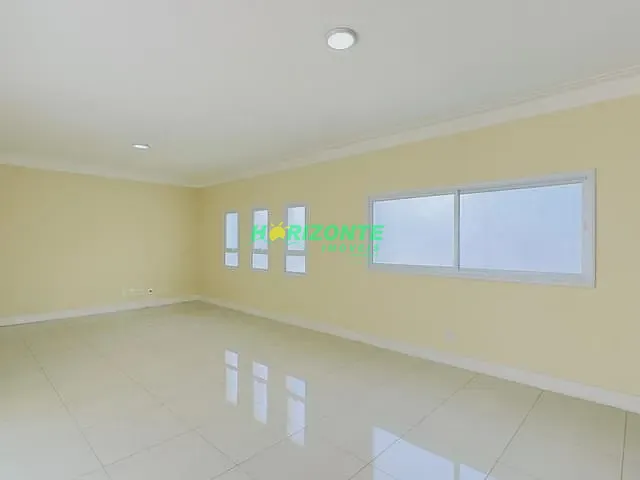 Casa com 310m² 4 quartos e 5 banheiros, à venda, no bairro Urbanova em São José dos Campos