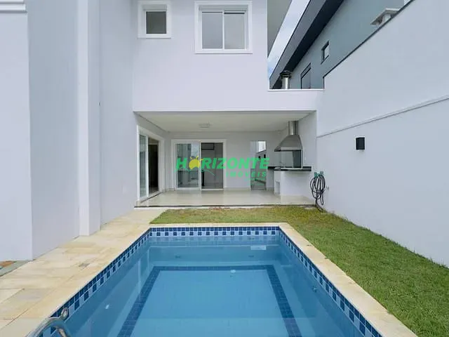 Casa com 310m² 4 quartos e 5 banheiros, à venda, no bairro Urbanova em São José dos Campos
