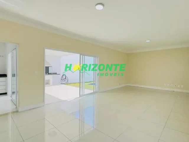 Casa com 310m² 4 quartos e 5 banheiros, à venda, no bairro Urbanova em São José dos Campos